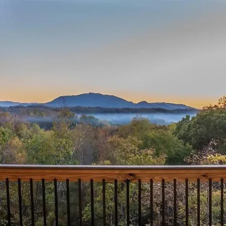 Luxury 12-Bedroom Cabin With Indoor Pool, Hot Tub & Movie Theater, Sleeps 36